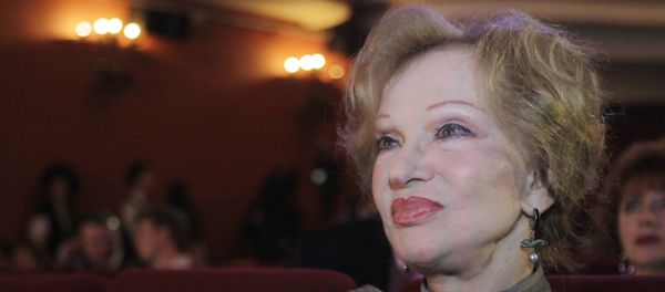 Людмила Гурченко на церемонии, посвященной 100-летию кинотеатра Художественный - Sputnik Армения