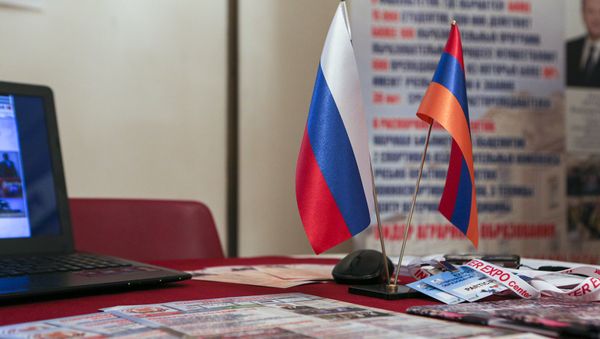 Флаги Армении и России Флаги Армении и России - Sputnik Армения