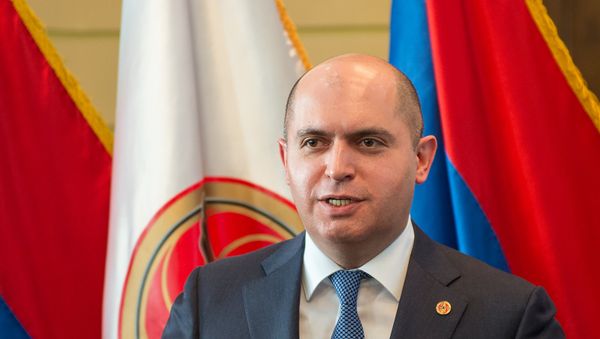 Армен Ашотян - Sputnik Արմենիա