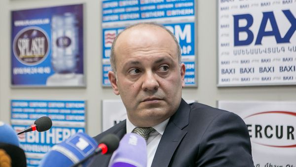 Заместитель начальника следственного управления СНБ, руководитель следственной группы по делу Артура Варданяна Микаэл Амбарцумян - Sputnik Армения