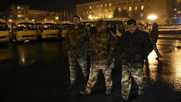 Добровольцы из Армении в Нагорном Карабахе Добровольцы из Армении в Нагорном Карабахе - Sputnik Армения