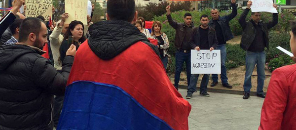 Акция протеста испанских армян против действий Азербайджана - Sputnik Արմենիա