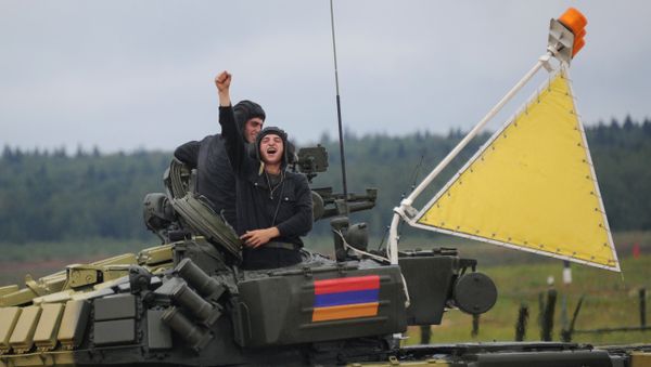 Танковый биатлон 2014 . Закрытие - Sputnik Армения