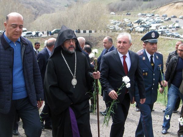 В Гюмри почтили память жертв Геноцида армян - Sputnik Արմենիա