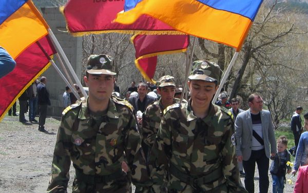В Гюмри почтили память жертв Геноцида армян - Sputnik Армения
