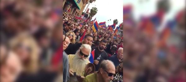 В Лос-Анджелес десятки тысяч людей почтили память жертв Геноцида армян - Sputnik Армения