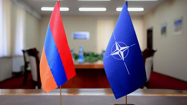 Флаги Армении и НАТО - Sputnik Армения