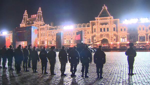 СПУТНИК_Торжественный марш и бронетехника – ночная репетиция парада Победы в Москве - Sputnik Армения