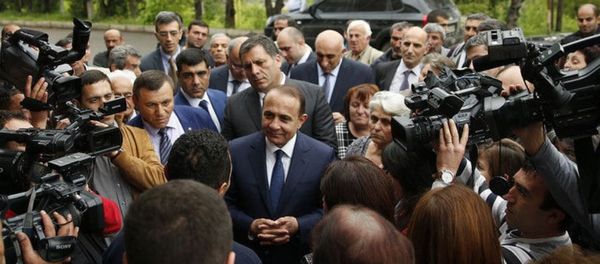Премьер-министр Армении во время рабочего визита в районы Премьер-министр Армении во время рабочего визита в районы - Sputnik Армения
