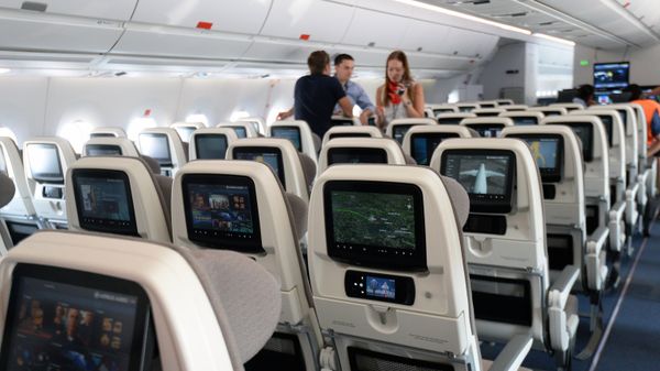 Новый пассажирский авиалайнер Airbus A350 XWB прибыл в московский аэропорт Шереметьево - Sputnik Армения