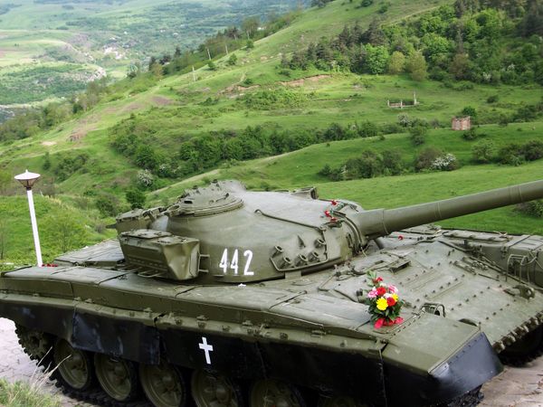 Танк Տ-72 - памятник, ознаменующий победу в Шуши. Нагорный Карабах Танк Տ-72 - памятник, ознаменующий победу в Шуши. Нагорный Карабах - Sputnik Արմենիա