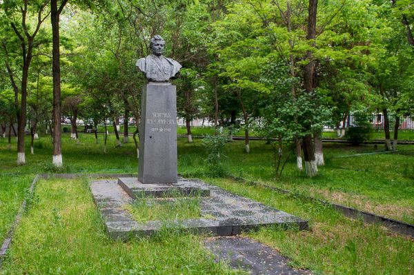 Могила генерала Степана Закияна в Ереване Могила генерала Степана Закияна в Ереване - Sputnik Армения