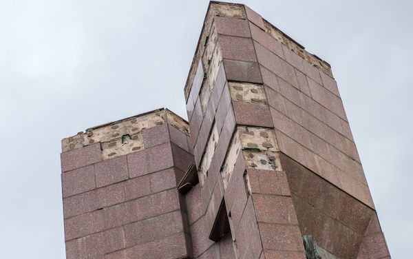 Памятник, посвященный 40-летней годовщине Второй Мировой Войны Памятник, посвященный 40-летней годовщине Второй Мировой Войны - Sputnik Армения