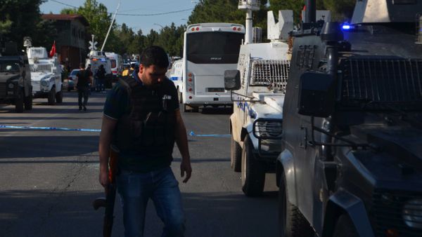 Теракт в Турции . Взрыв в Диярбакыре Теракт в Турции . Взрыв в Диярбакыре - Sputnik Армения