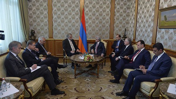 Հայաստանի նախագահ Սերժ Սարգսյանը երեքշաբթի ընդունել է Հարավային Կովկասի և Վրաստանի ճգնաժամի հարցերով ԵՄ Հատուկ ներկայացուցիչ Հերբերտ Զալբերին - Sputnik Արմենիա