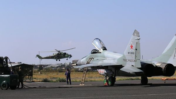 В горах Армении начались совместные летные тактические учения истребительной и армейской авиации Южного военного округа. - Sputnik Армения