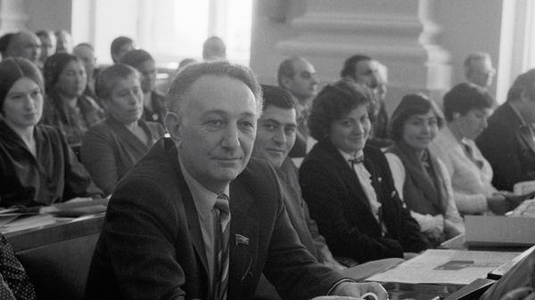 Академик Сергей Амбарцумян Академик Сергей Амбарцумян - Sputnik Армения