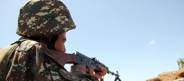 Военнослужащий армянской армии на боевой позиции - Sputnik Արմենիա
