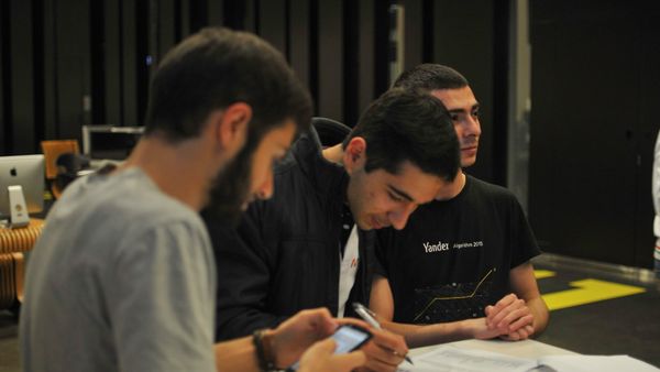 Участники конкурса разработчиков Hackathon ArmBigData - Sputnik Армения
