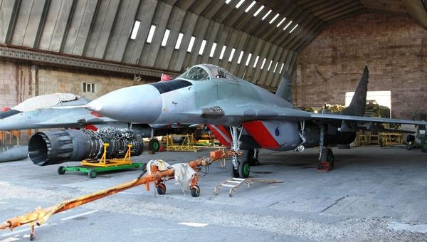 Новые истребители четвертого поколения МиГ-29  поступили на российскую военную базу в Армении после модернизации - Sputnik Армения