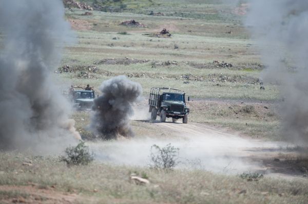 Боевые машины задействованы в учениях Боевые машины задействованы в учениях - Sputnik Армения