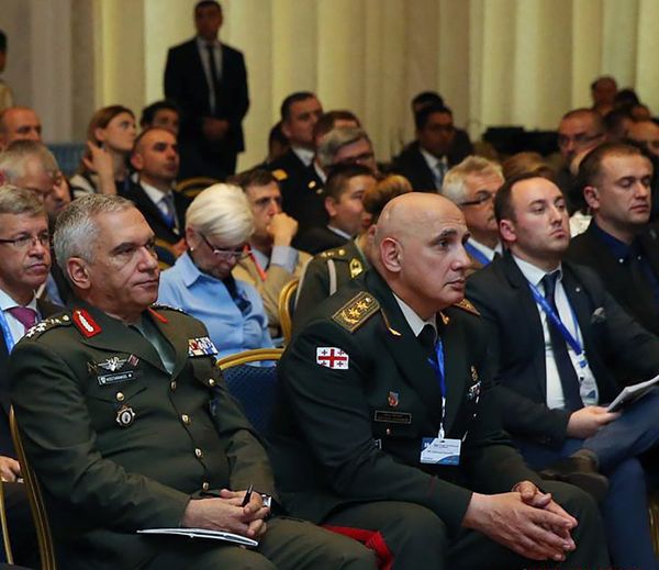Джонни Меликян на 10-й конференции по обороне и безопасности в Тбилиси - Sputnik Армения