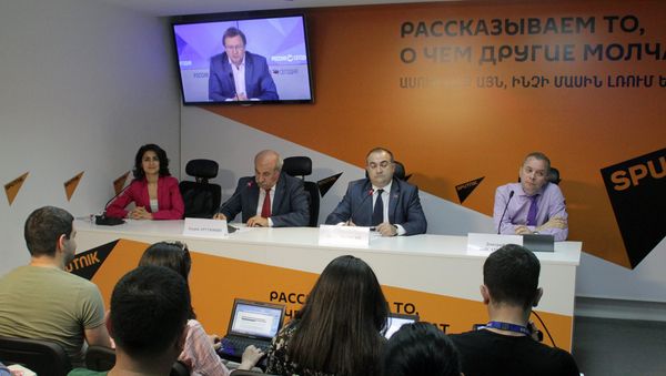 Видеомост Ереван – Москва – Баку на тему: «Перспективы российского посредничества в решении Нагорно-Карабахского конфликта» - Sputnik Армения