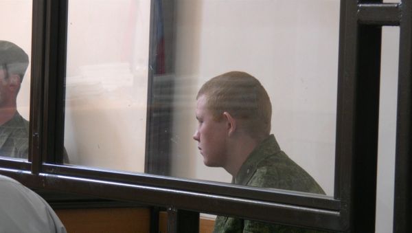 Суд над рядовым РФ Пермяковым по обвинению в дезертирстве и хищении оружия - Sputnik Армения