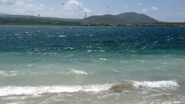 Невероятные волны на озере Севан в июне - Sputnik Армения