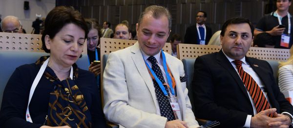 Форум Новая эпоха журналистики: прощание с мейнстримом Форум Новая эпоха журналистики: прощание с мейнстримом - Sputnik Армения