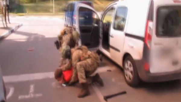 СПУТНИК_СБУ обнародовала видео с подозреваемым в подготовке терактов на Евро-2016 - Sputnik Армения