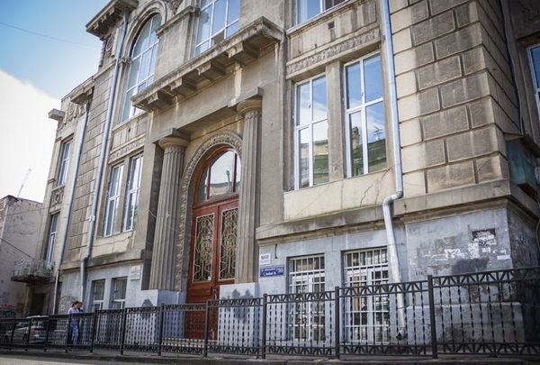 Здание бывшего торгового училища, основанного Манташевым. Ныне - 43-я школа  - Sputnik Армения