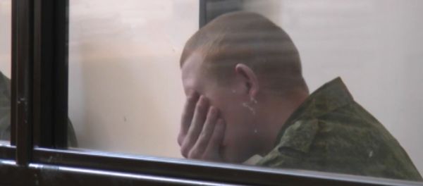 Пермяков выслушав приговор суда закрыл лицо руками Пермяков выслушав приговор суда закрыл лицо руками - Sputnik Армения