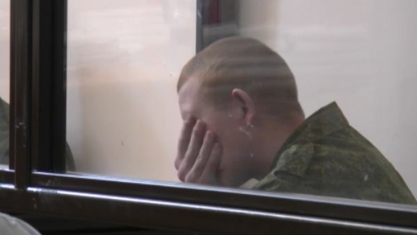 Пермяков выслушав приговор суда закрыл лицо руками - Sputnik Армения