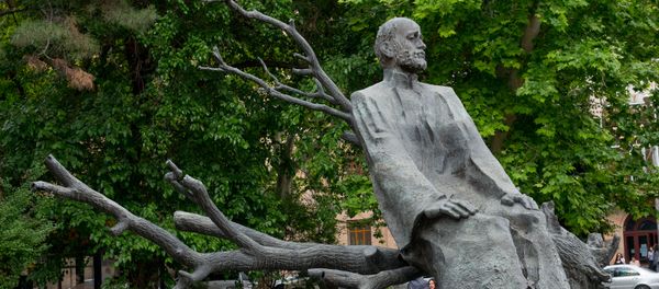 Памятник Комитасу Памятник Комитасу - Sputnik Армения