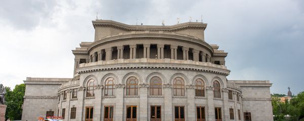 Здание Оперы и балета им. Александра Спендиаряна - Sputnik Արմենիա