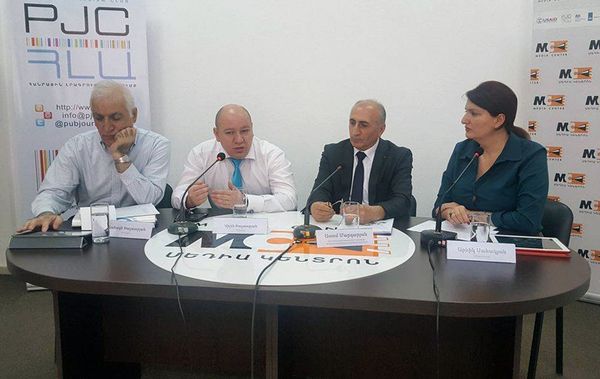 Ваагн Хачатрян, Жилен Хачатрян и Атом Маркарян Ваагн Хачатрян, Жилен Хачатрян и Атом Маркарян - Sputnik Армения