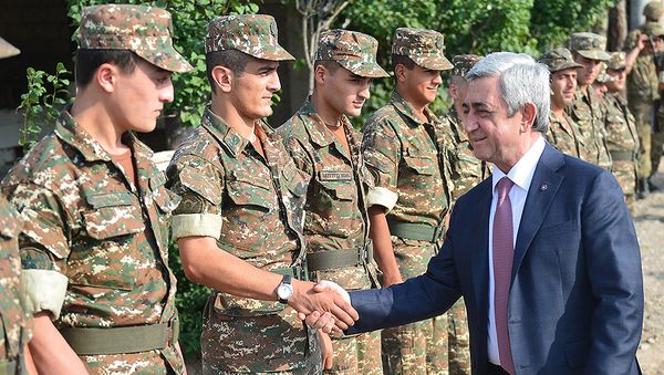 Президент Серж Саргсян отправился с рабочим визитом в Нагорно-Карабахскую Республику - Sputnik Армения
