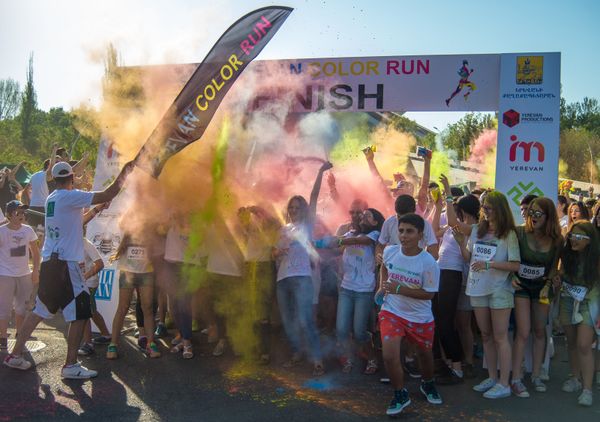 Kрасочный забег в Ереване,  Yerevan Color Run - Sputnik Армения