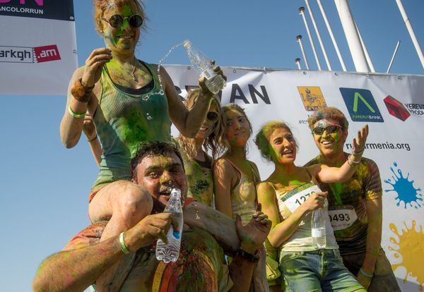 Kрасочный забег в Ереване,  Yerevan Color Run - Sputnik Армения