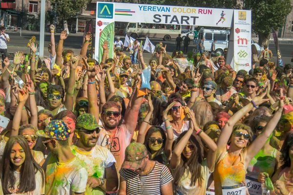 Kрасочный забег в Ереване,  Yerevan Color Run - Sputnik Армения