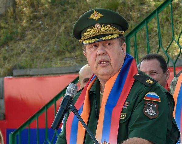 Военно-спортивный сбор “Наследники Победы” в Армении, секретарь Совета министров обороны государств СНГ Александр Синайский Военно-спортивный сбор “Наследники Победы” в Армении, секретарь Совета министров обороны государств СНГ Александр Синайский - Sputnik Армения