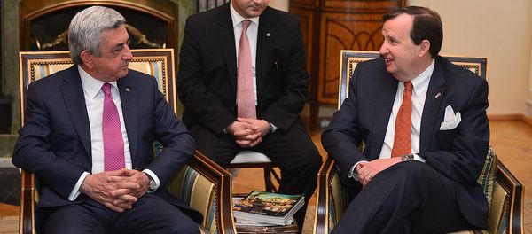 Президент Серж Саргсян по случаю Дня Независимости Соединенных Штатов Америки сегодня посетил резиденцию посла США в Армении. - Sputnik Արմենիա