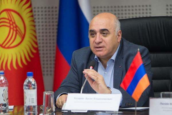 Арсен Казарян - Sputnik Արմենիա