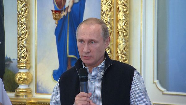СПУТНИК_Путин попросил не забывать о погибших в Сирии летчиках и молиться за них - Sputnik Армения