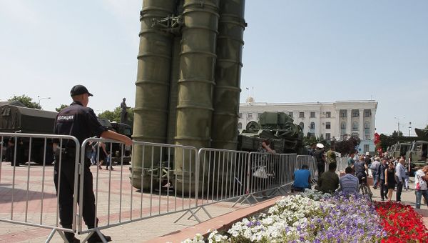 Показ современной военной техники в Крыму - Sputnik Армения
