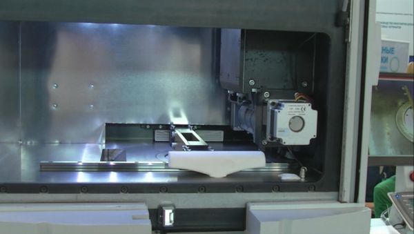 СПУТНИК_Первый промышленный российский 3D-принтер представили на Иннопроме-2016 - Sputnik Армения