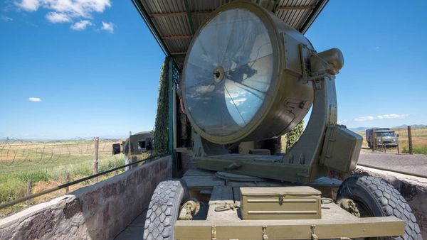 Прожектор на армяно-турецкой границе - Sputnik Армения