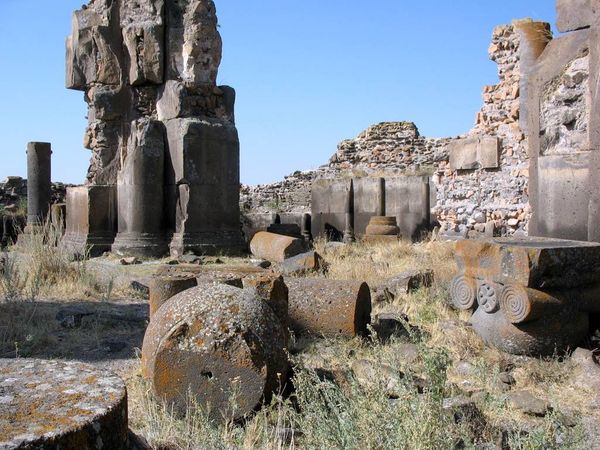 Սահմանամերձ Նորշենի միակ տերն ու տիրակալը Վահանդուխտ տատն է, կամ ինչո՞ւ է աղմկում գետը Սահմանամերձ Նորշենի միակ տերն ու տիրակալը Վահանդուխտ տատն է, կամ ինչո՞ւ է աղմկում գետը - Sputnik Արմենիա