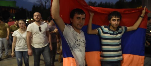 Шествие гражданских активистов в Ереване Шествие гражданских активистов в Ереване - Sputnik Армения